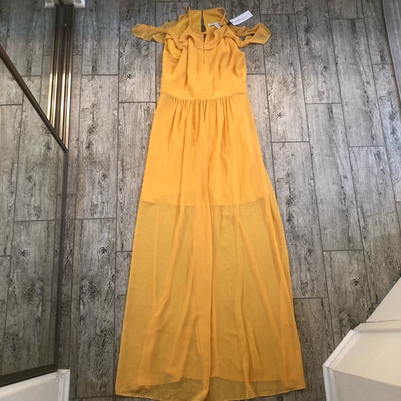 BCBGeneration Dresses & Skirts - BCBGeneration cold shoulder maxi dress